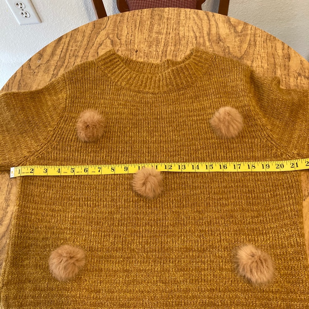 New With Tags Michelle Nicole Sweater. Size M - Picture 3 of 13
